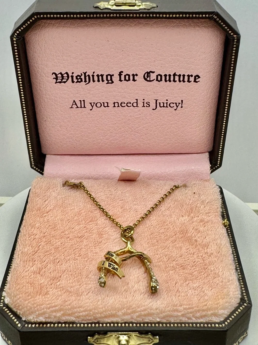 Juicy Couture “I Wish For Couture” Wishbone Pendant Necklace Gold Tone with Box